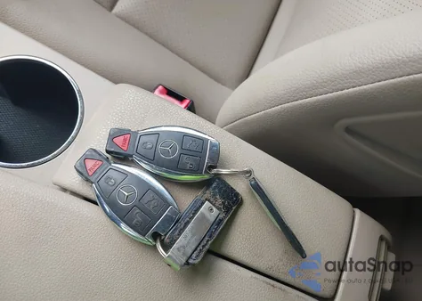 2010 Mercedes-Benz C 300 Luxury 4Matic/Sport 4Matic из США, поврежденный, VIN WDDGF8BB0AF477705